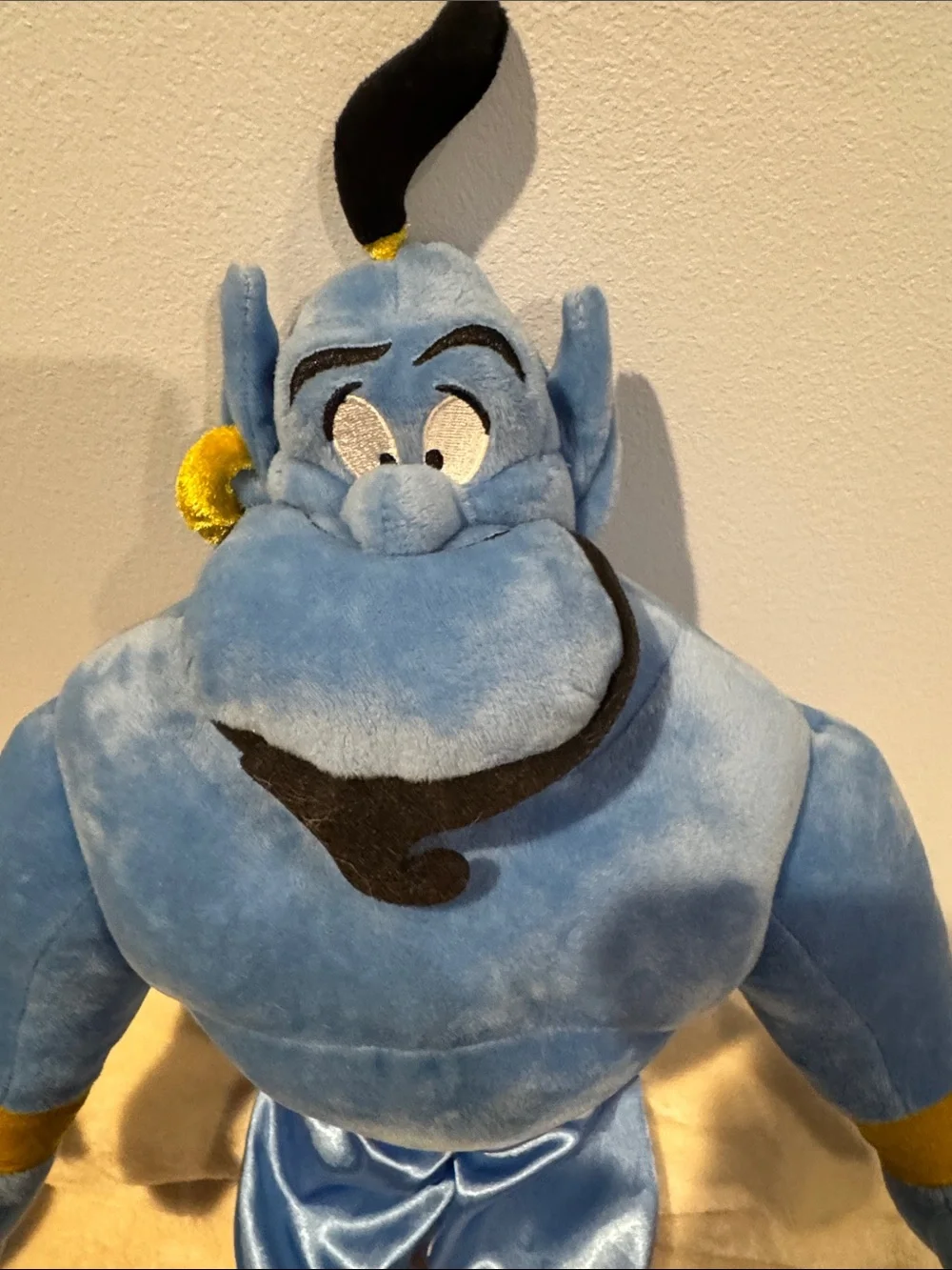 Disney Store Aladdin Genie plush toy. NEW